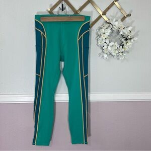 Fabletics High-Waisted Motion365+ Pocket 7/8 Leggings